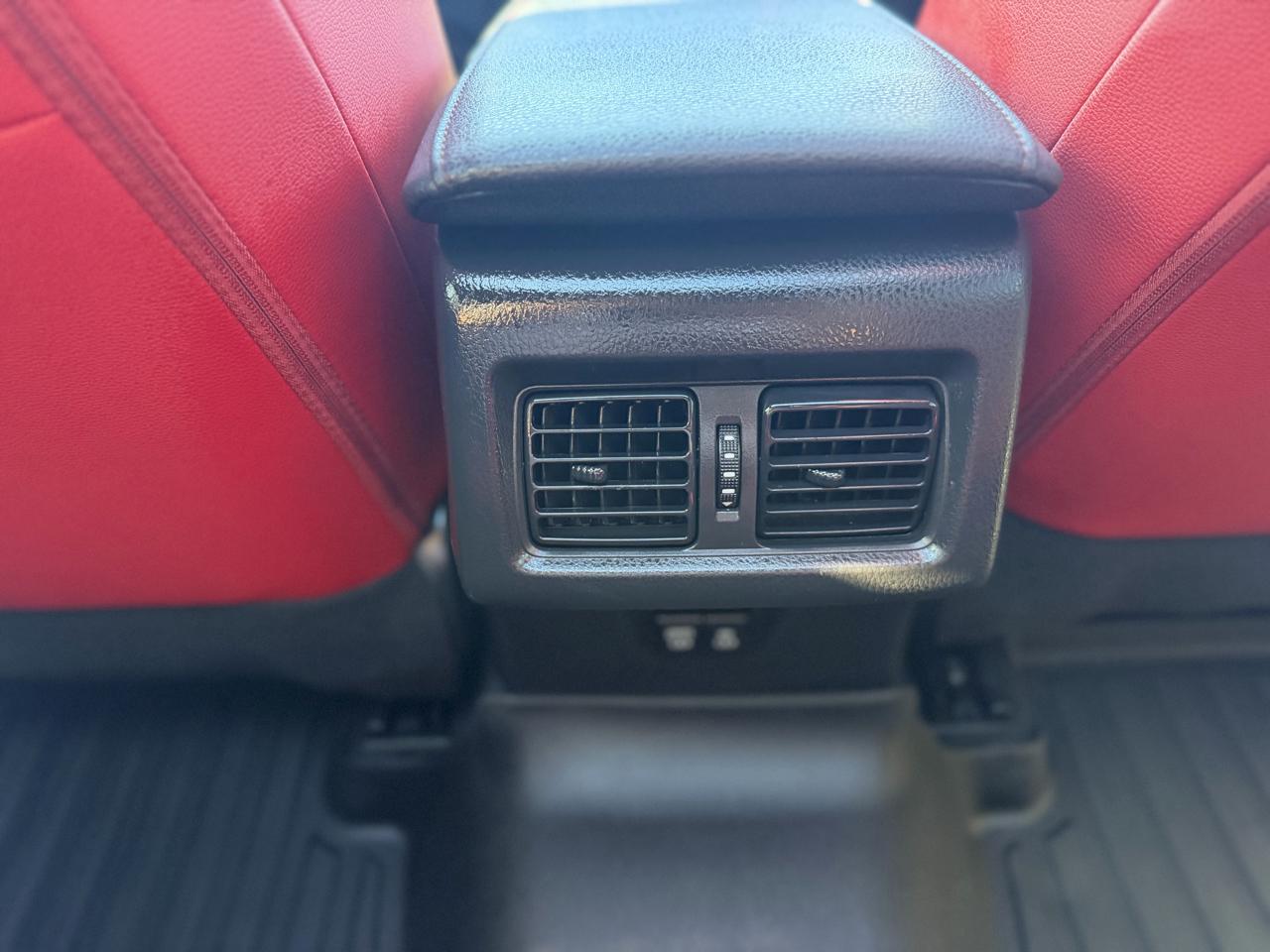 Toyota Camry Hybrid XSE CVT (Natl) 2025