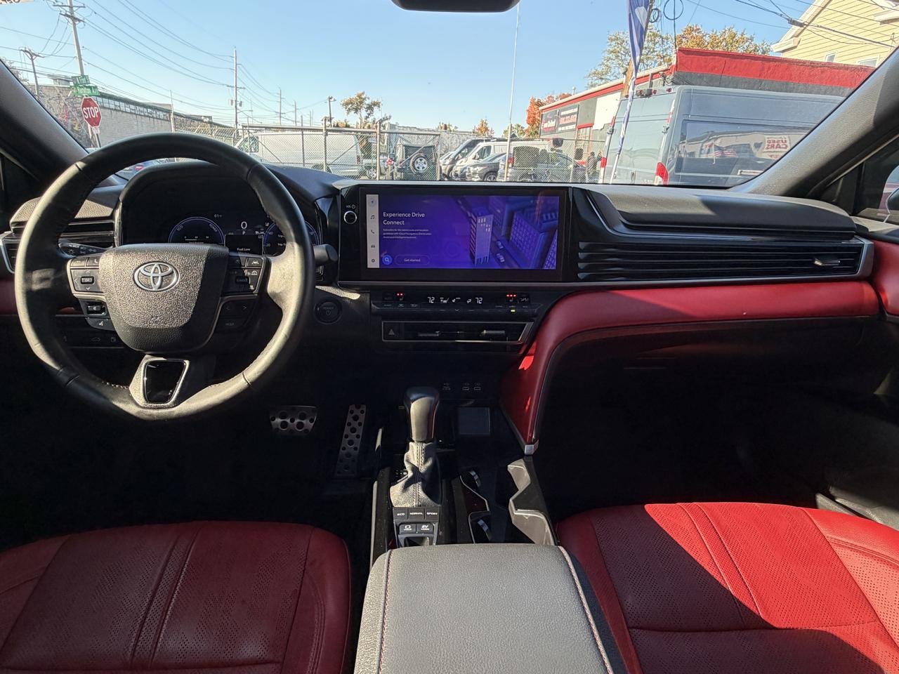 Toyota Camry Hybrid XSE CVT (Natl) 2025