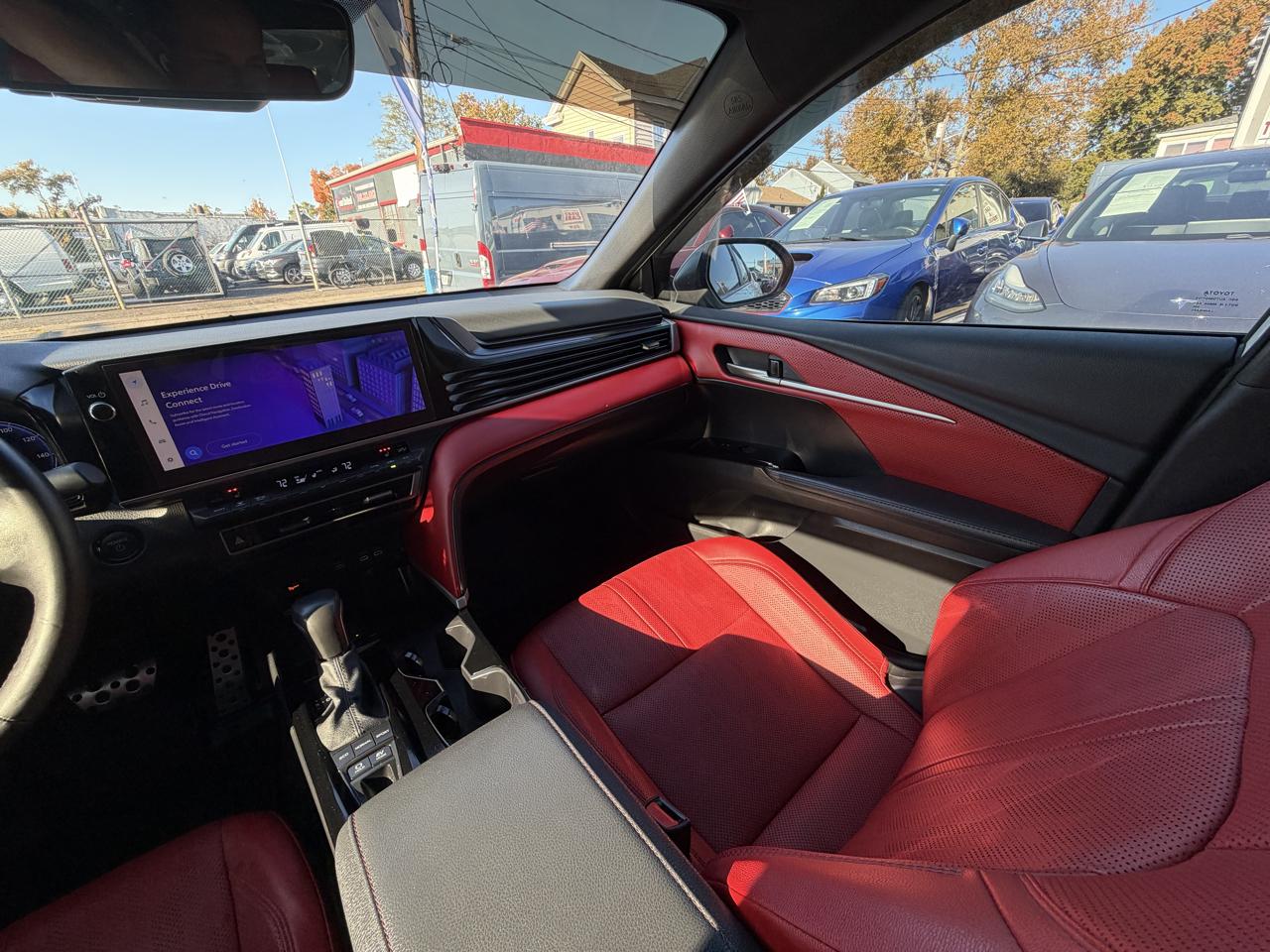 Toyota Camry Hybrid XSE CVT (Natl) 2025