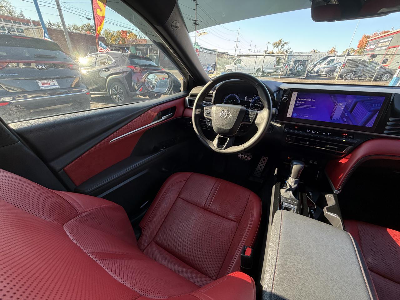 Toyota Camry Hybrid XSE CVT (Natl) 2025