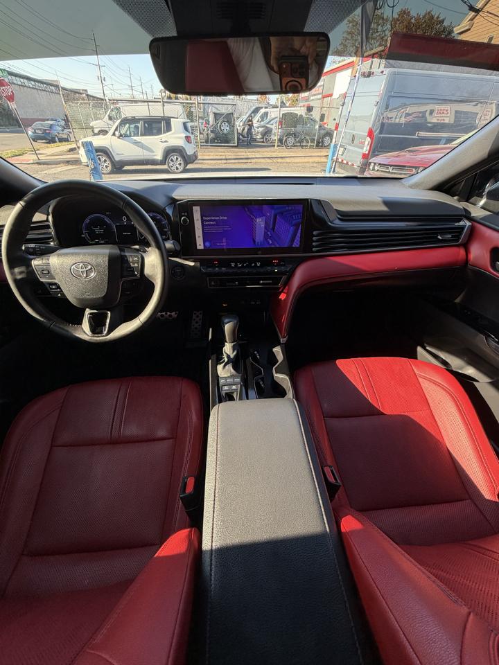 Toyota Camry Hybrid XSE CVT (Natl) 2025
