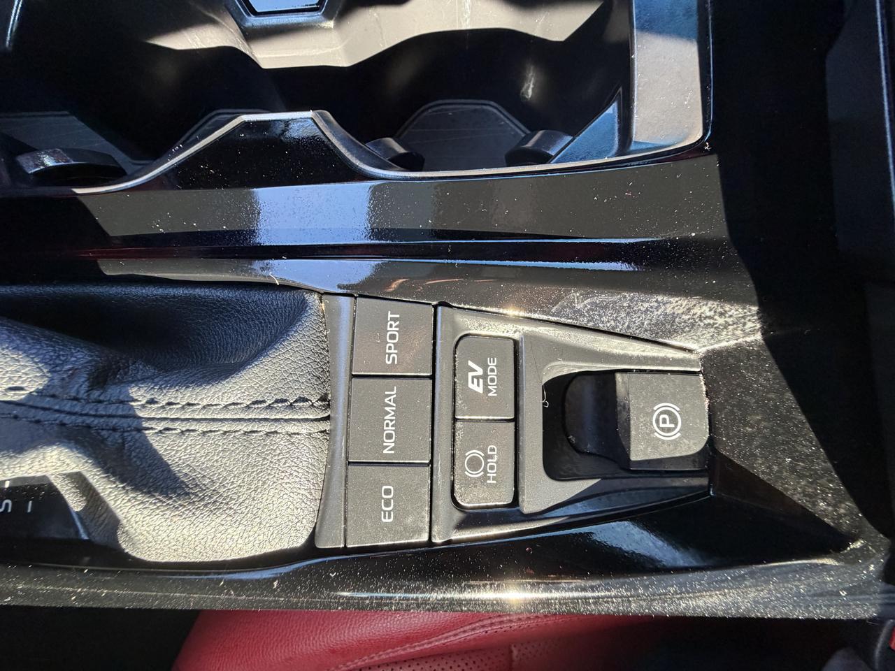 Toyota Camry Hybrid XSE CVT (Natl) 2025