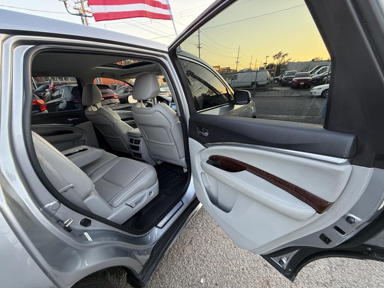 Acura MDX SH-AWD 9-Spd AT 2017