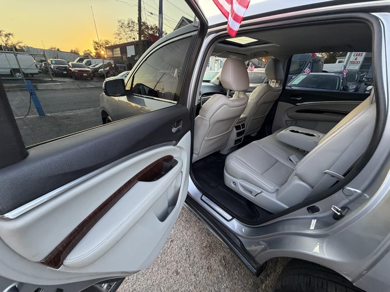 Acura MDX SH-AWD 9-Spd AT 2017