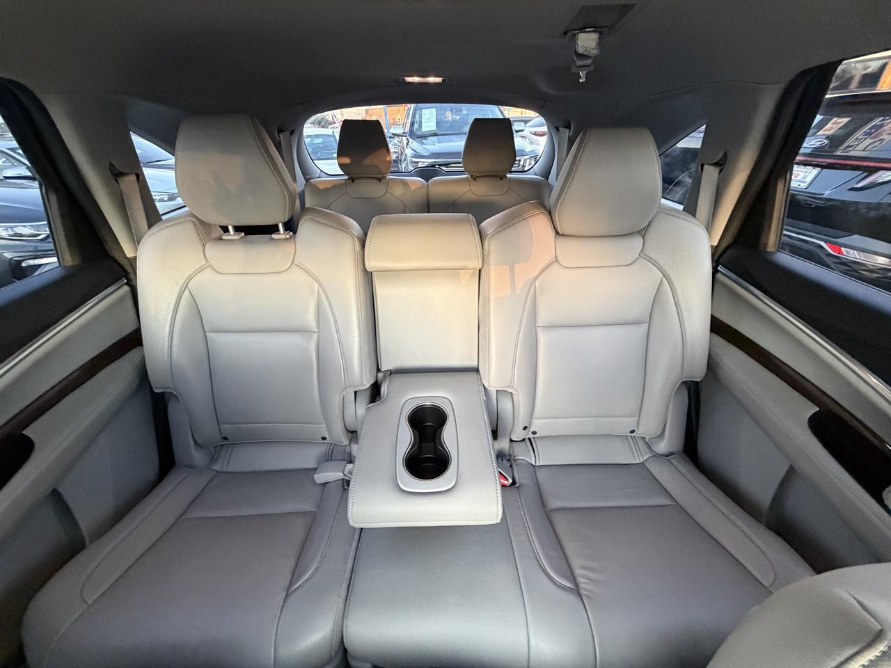 Acura MDX SH-AWD 9-Spd AT 2017