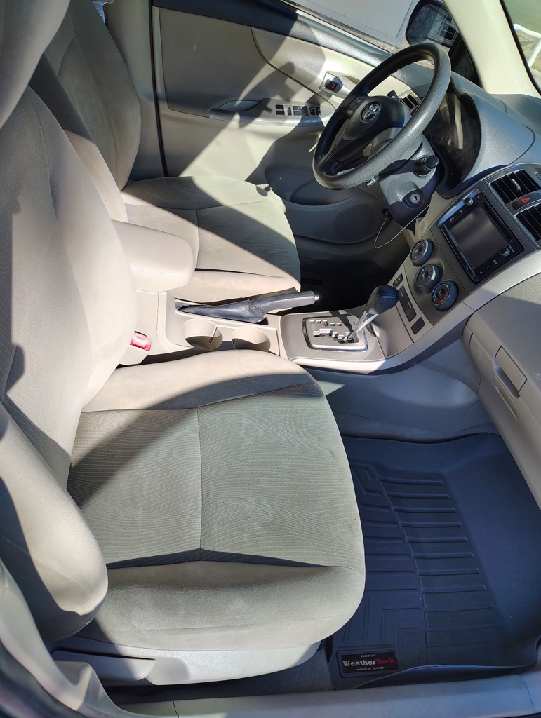 Toyota Corolla L 5-Speed MT 2013