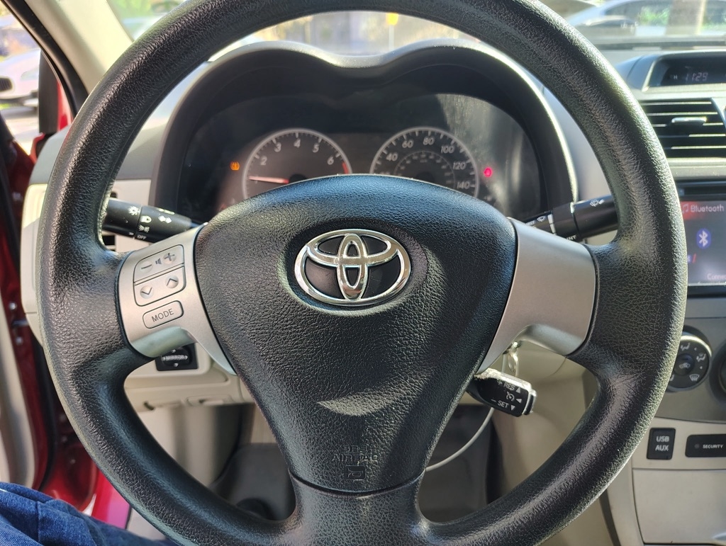 Toyota Corolla L 5-Speed MT 2013