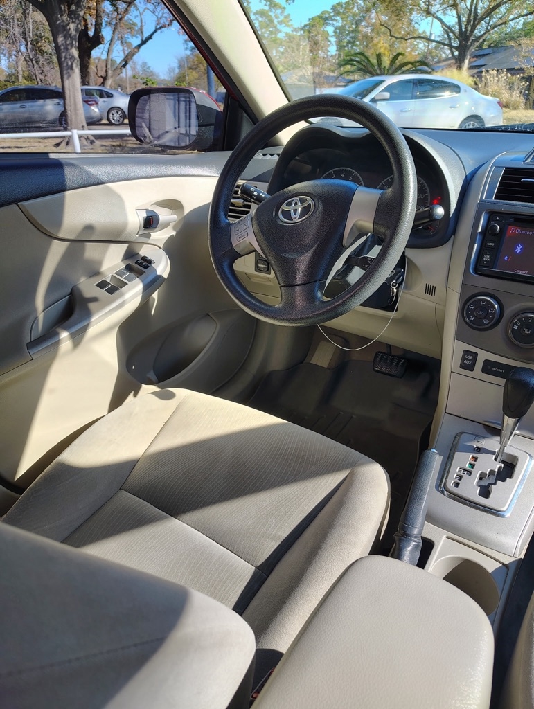 Toyota Corolla L 5-Speed MT 2013