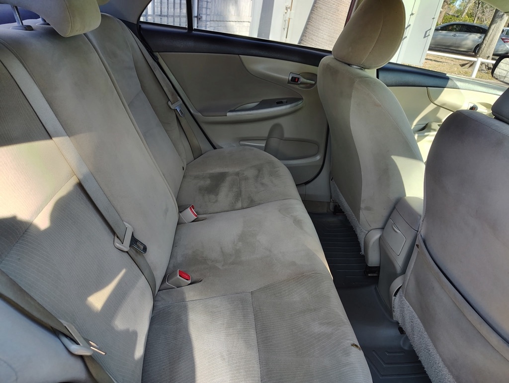 Toyota Corolla L 5-Speed MT 2013