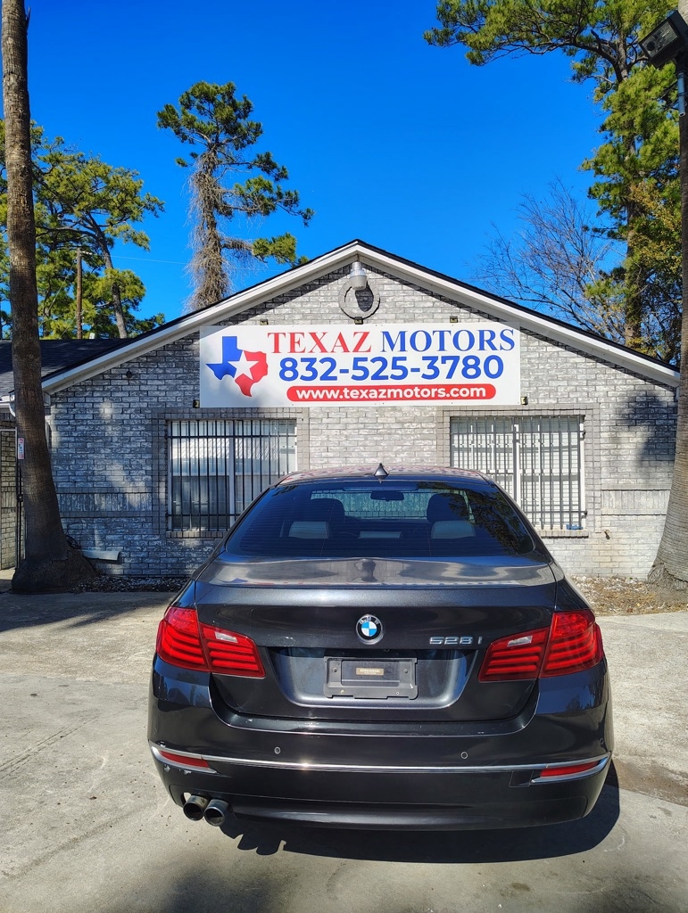 BMW 5-Series 528i 2015