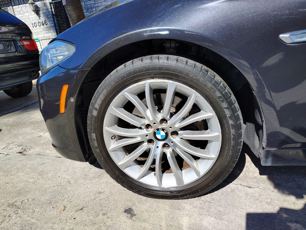 BMW 5-Series 528i 2015