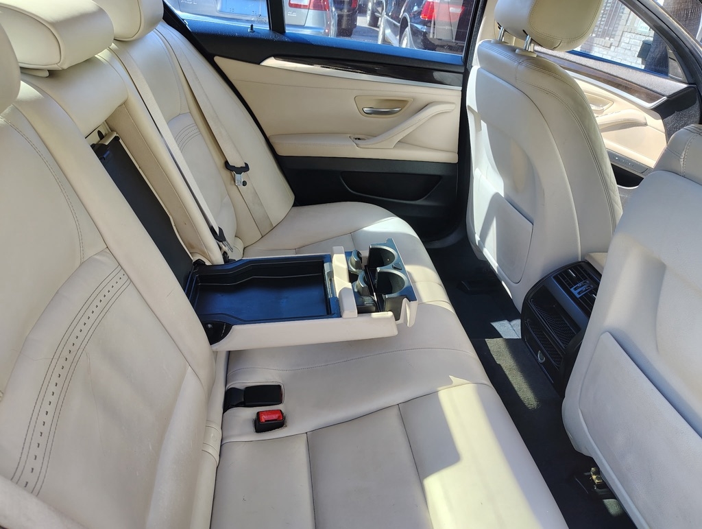 BMW 5-Series 528i 2015