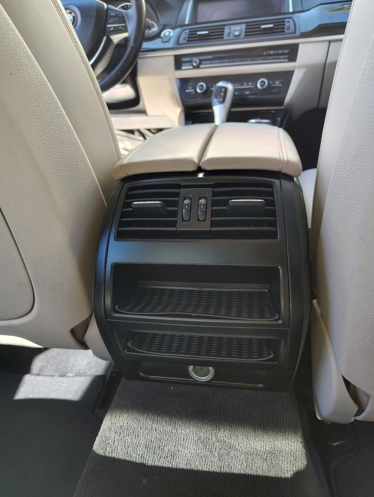 BMW 5-Series 528i 2015