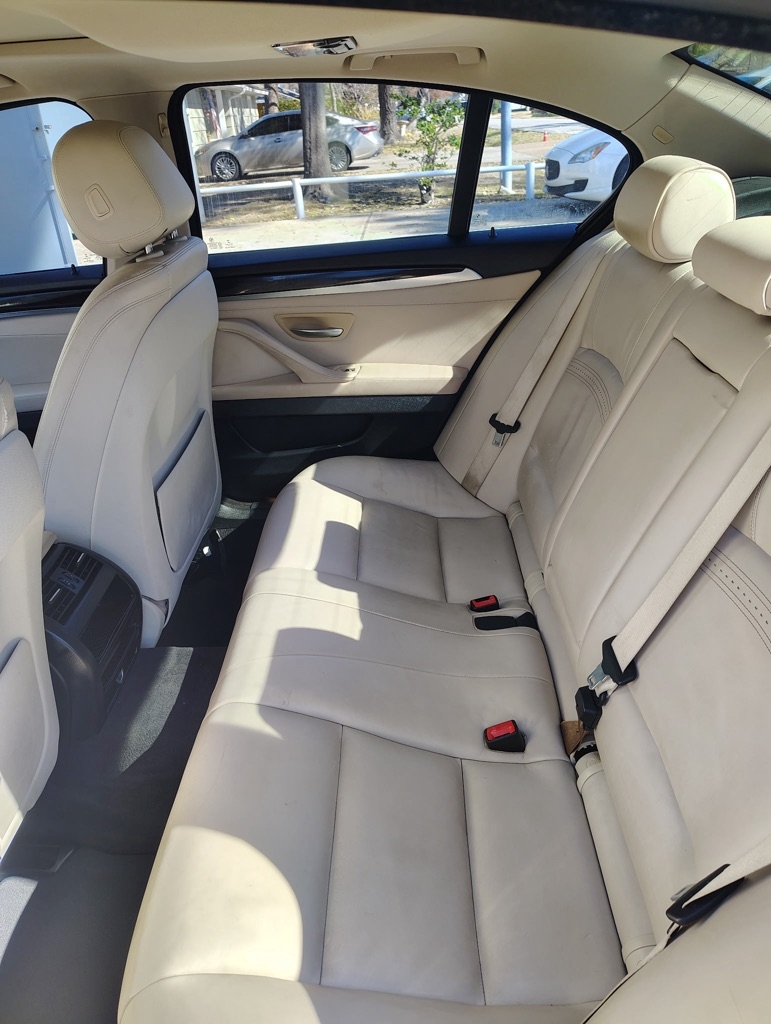 BMW 5-Series 528i 2015