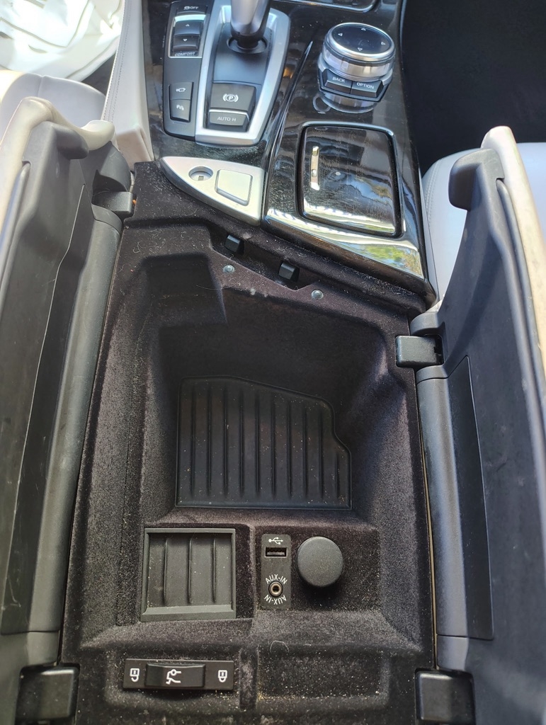 BMW 5-Series 528i 2015