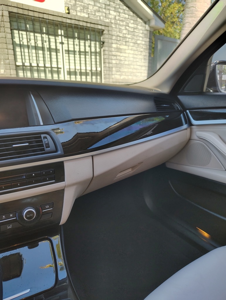 BMW 5-Series 528i 2015