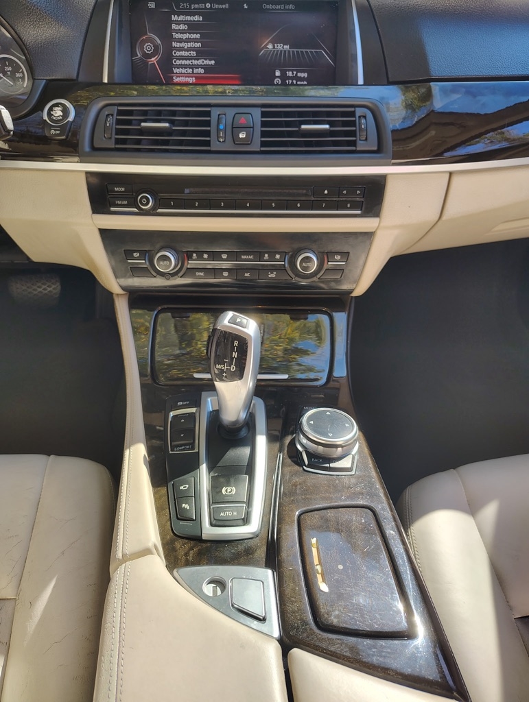 BMW 5-Series 528i 2015