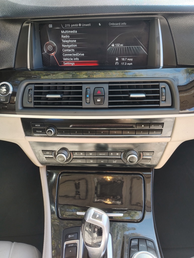 BMW 5-Series 528i 2015