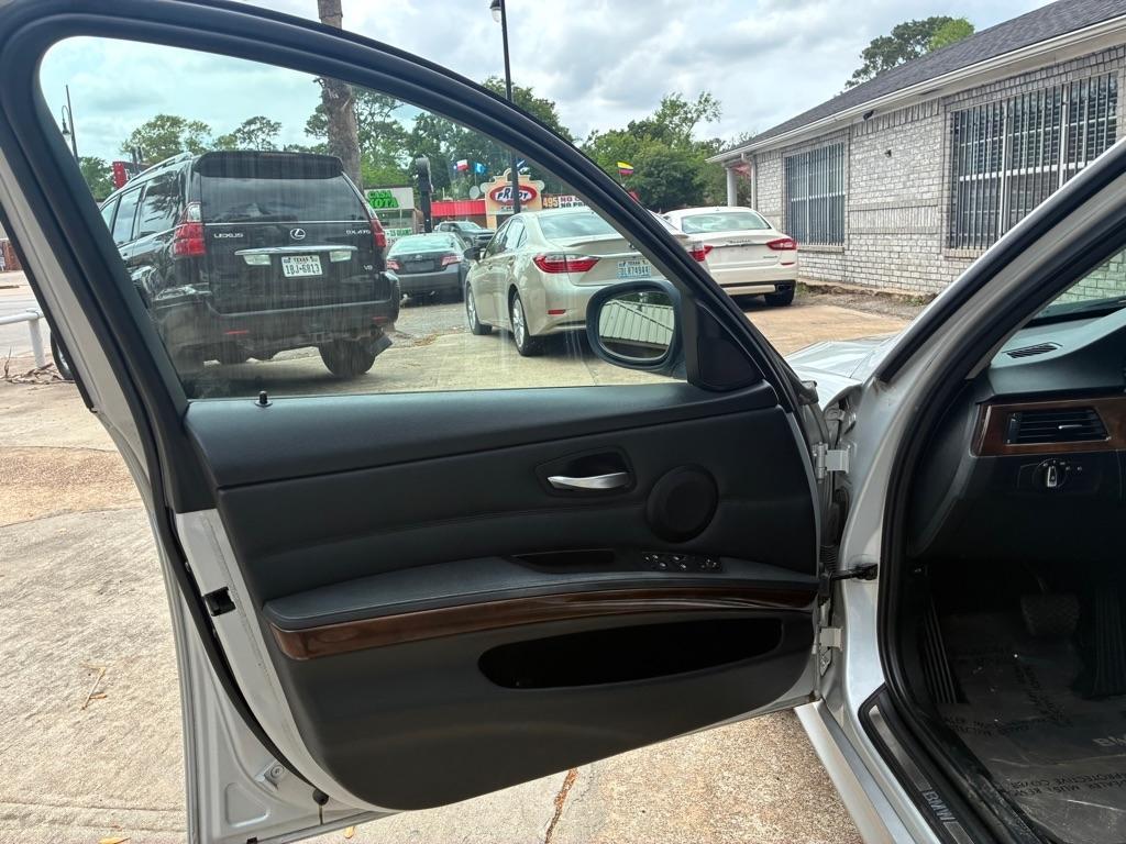 BMW 3-Series 328i 2011