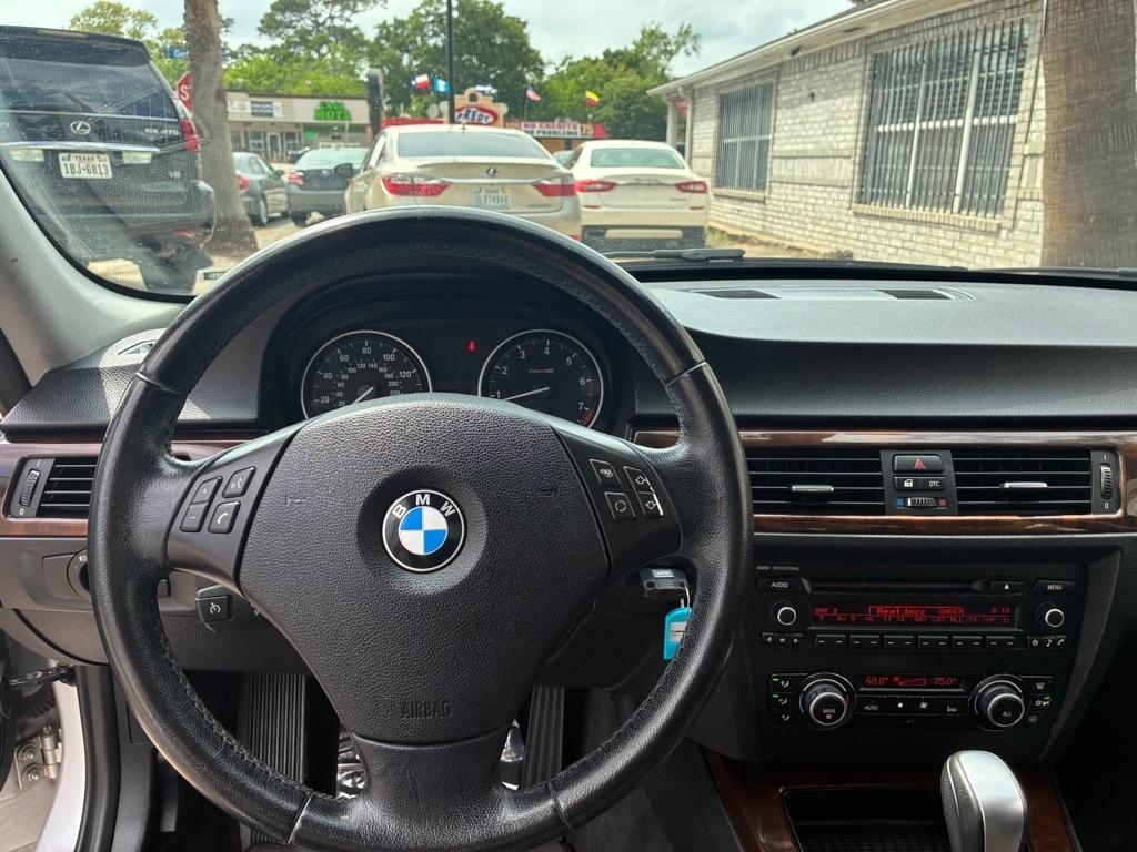 BMW 3-Series 328i 2011