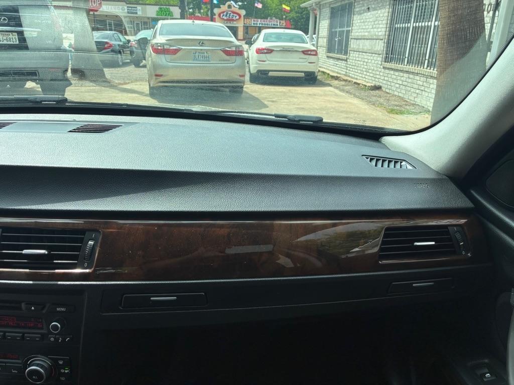 BMW 3-Series 328i 2011