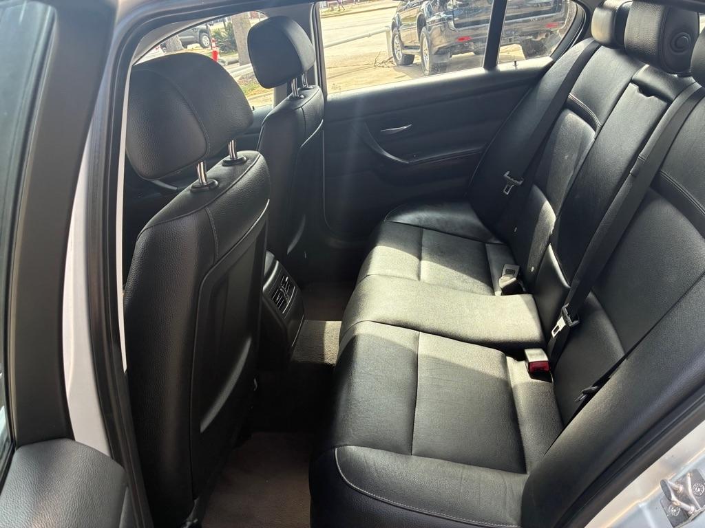 BMW 3-Series 328i 2011