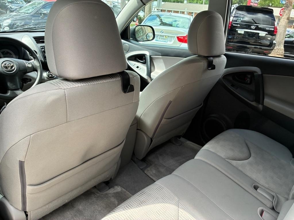 Toyota RAV4 Base I4 2WD 2012