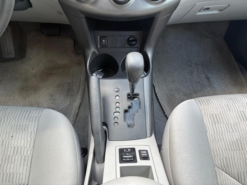 Toyota RAV4 Base I4 2WD 2012