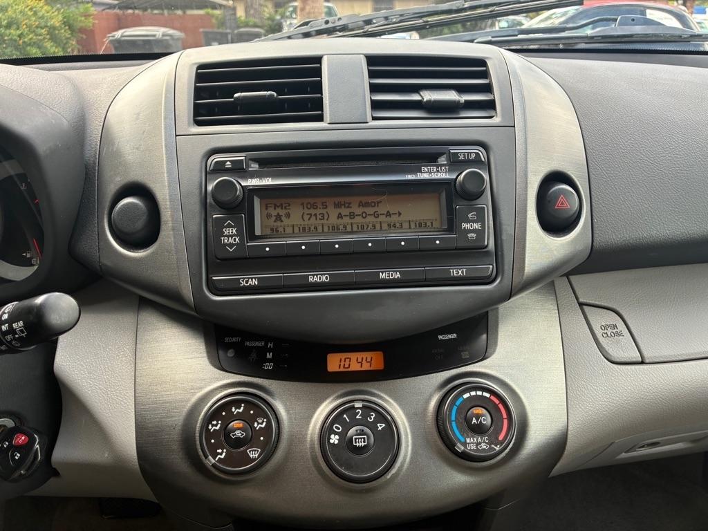 Toyota RAV4 Base I4 2WD 2012