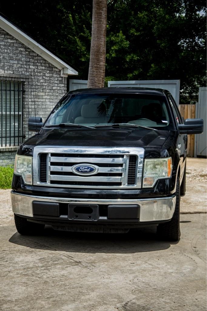 Ford F-150 XL SuperCab 8-ft. Bed 2WD 2010