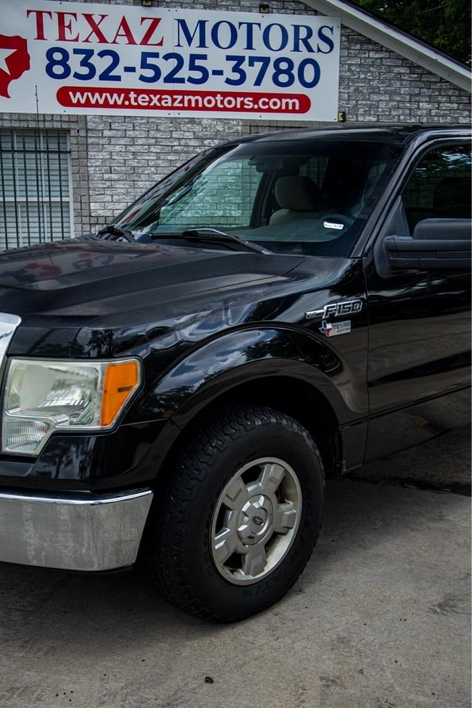Ford F-150 XL SuperCab 8-ft. Bed 2WD 2010