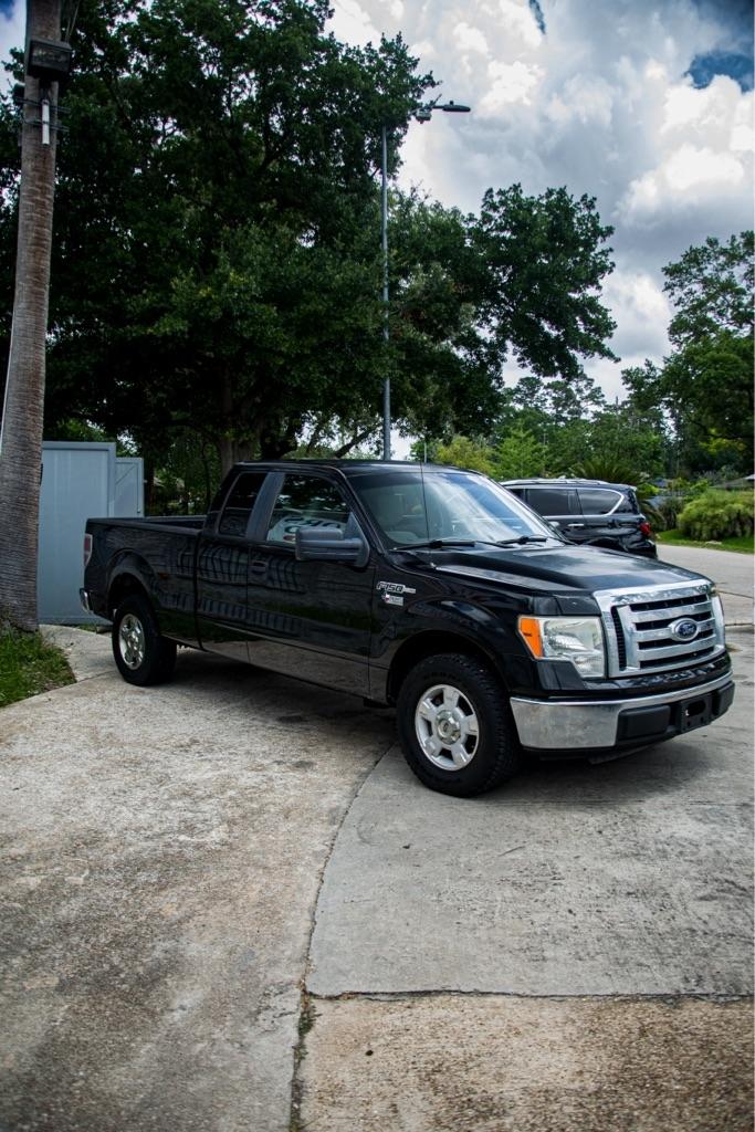 Ford F-150 XL SuperCab 8-ft. Bed 2WD 2010