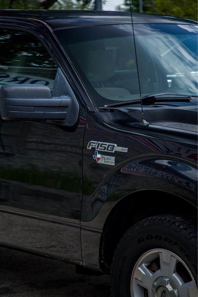 Ford F-150 XL SuperCab 8-ft. Bed 2WD 2010
