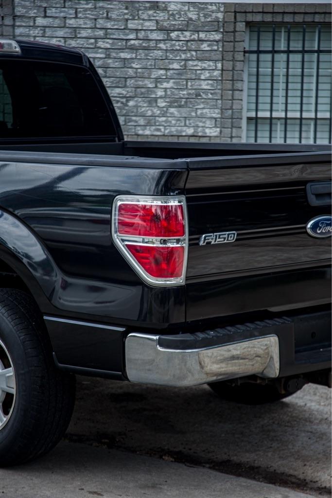 Ford F-150 XL SuperCab 8-ft. Bed 2WD 2010