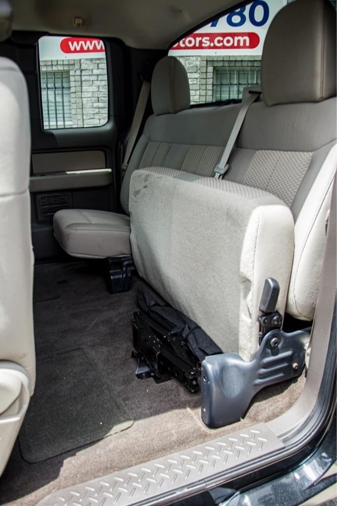 Ford F-150 XL SuperCab 8-ft. Bed 2WD 2010