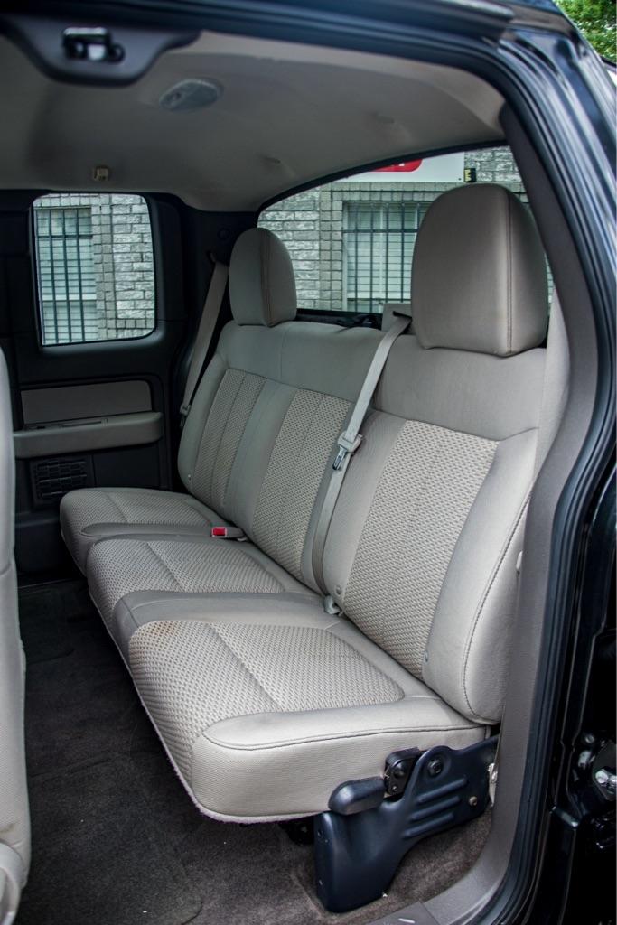 Ford F-150 XL SuperCab 8-ft. Bed 2WD 2010