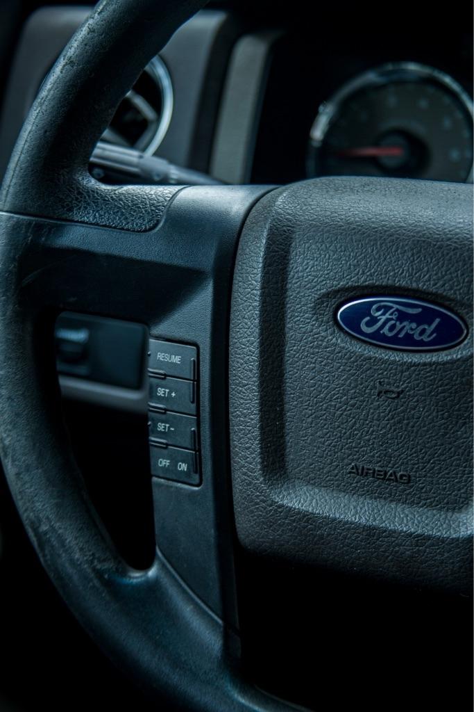 Ford F-150 XL SuperCab 8-ft. Bed 2WD 2010