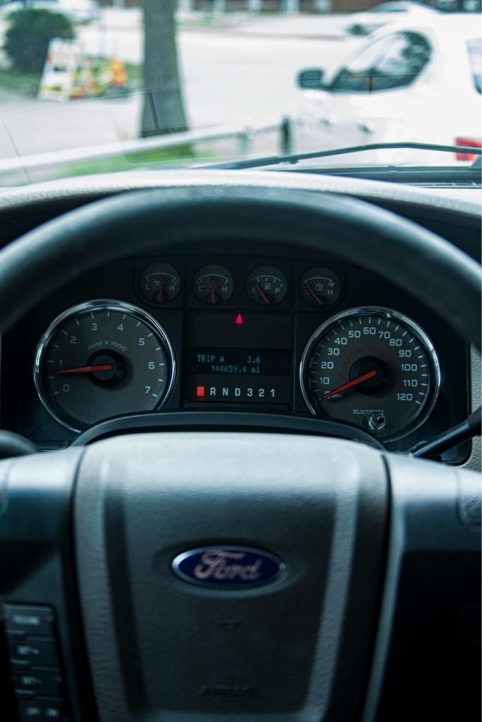 Ford F-150 XL SuperCab 8-ft. Bed 2WD 2010