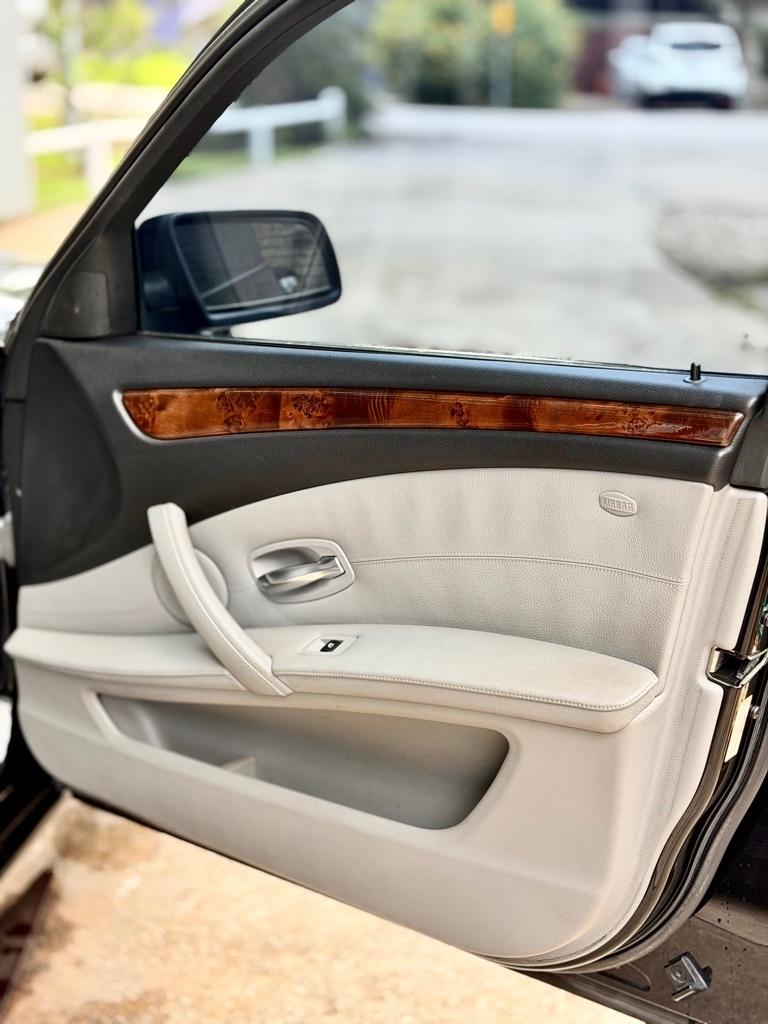 BMW 5-Series 550i 2008