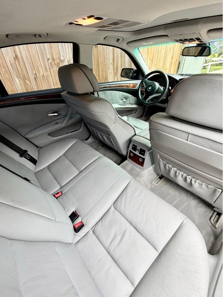 BMW 5-Series 550i 2008
