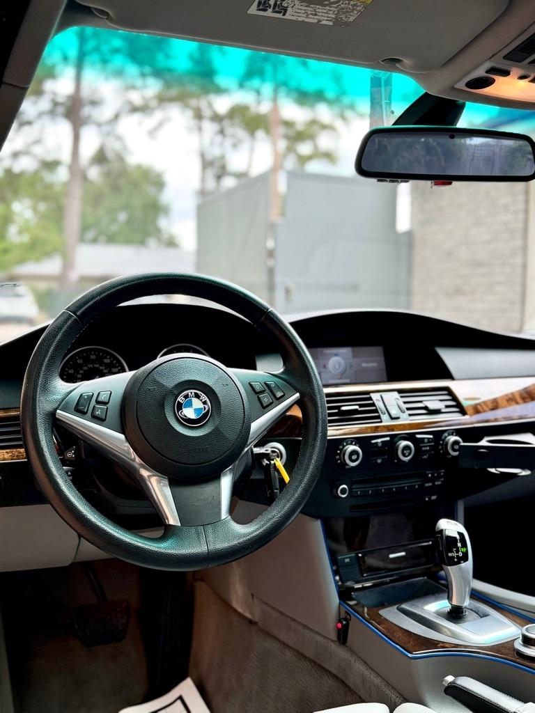 BMW 5-Series 550i 2008