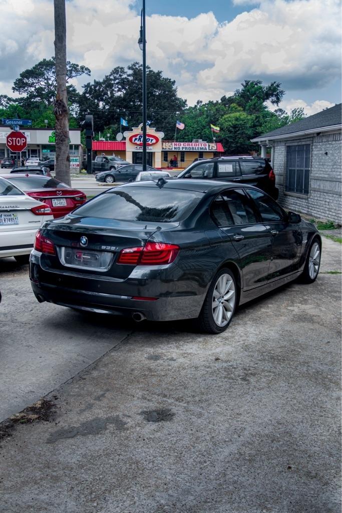 BMW 5-Series 535i 2011