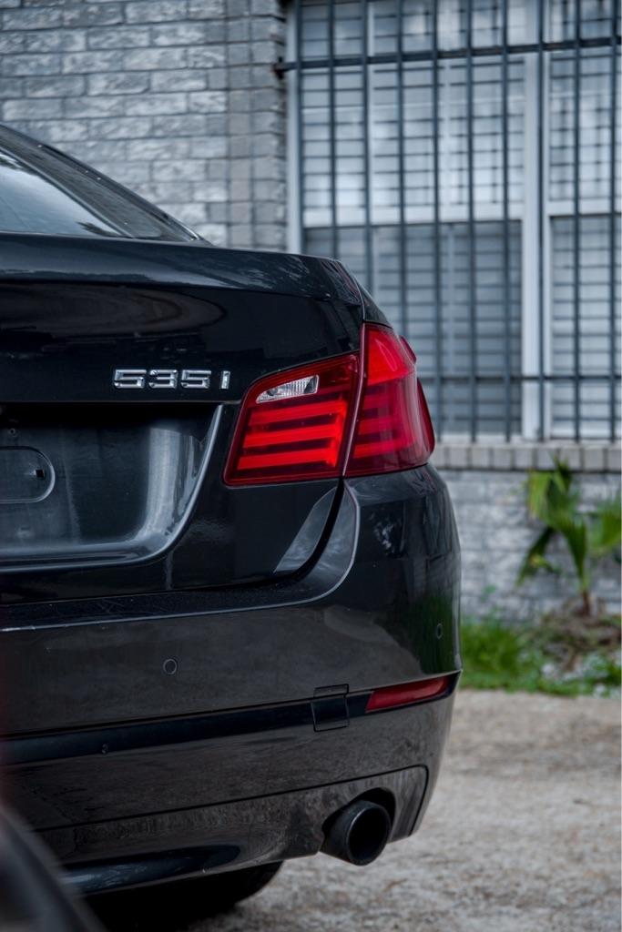 BMW 5-Series 535i 2011