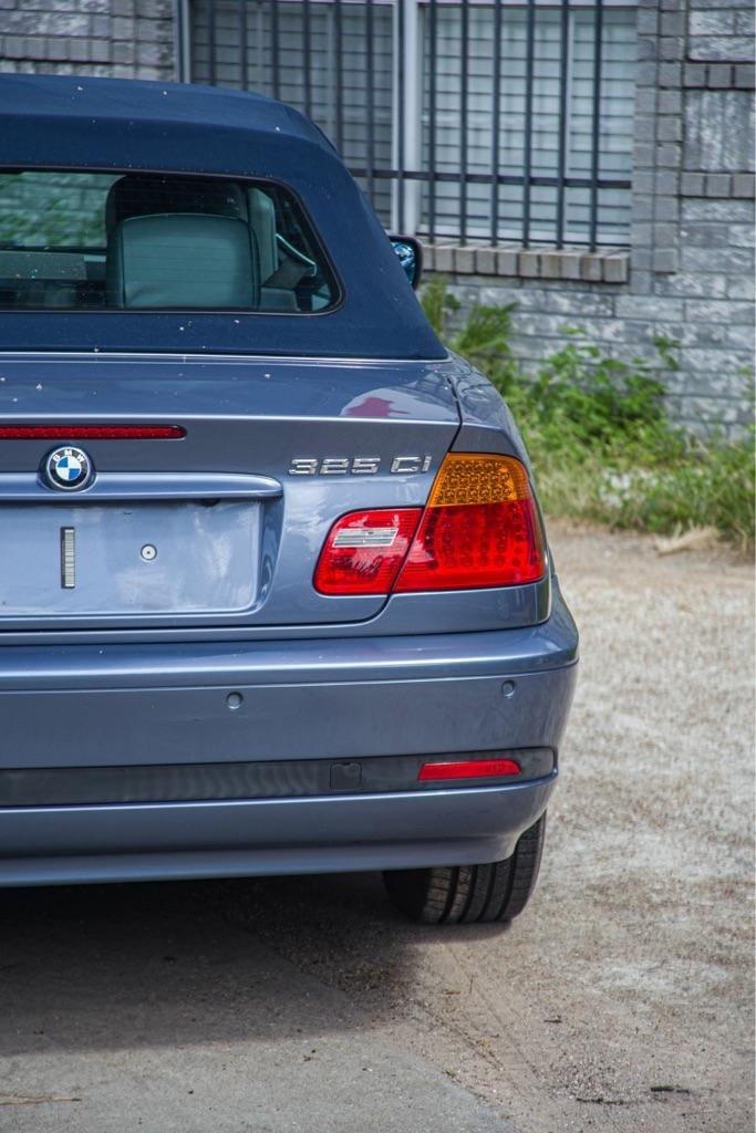 BMW 3-Series 325Ci convertible 2004