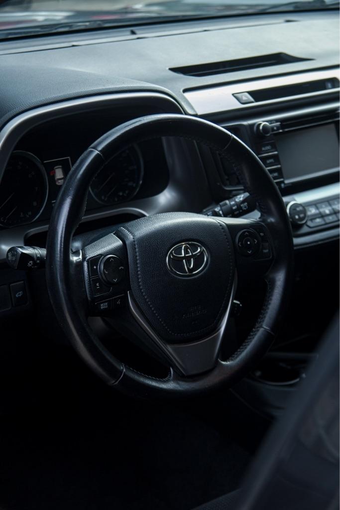 Toyota RAV4 XLE FWD 2016