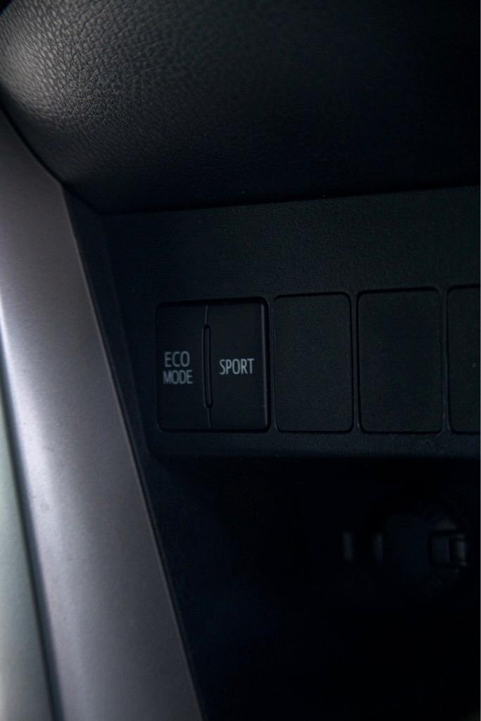 Toyota RAV4 XLE FWD 2016