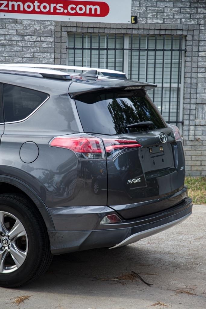 Toyota RAV4 XLE FWD 2016