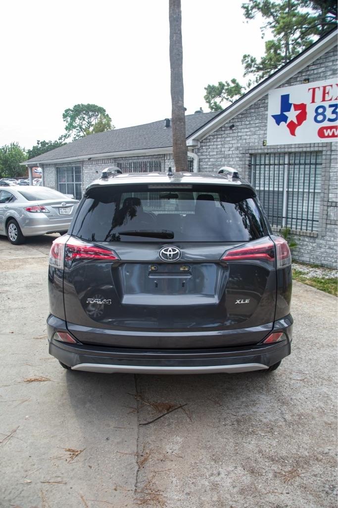 Toyota RAV4 XLE FWD 2016