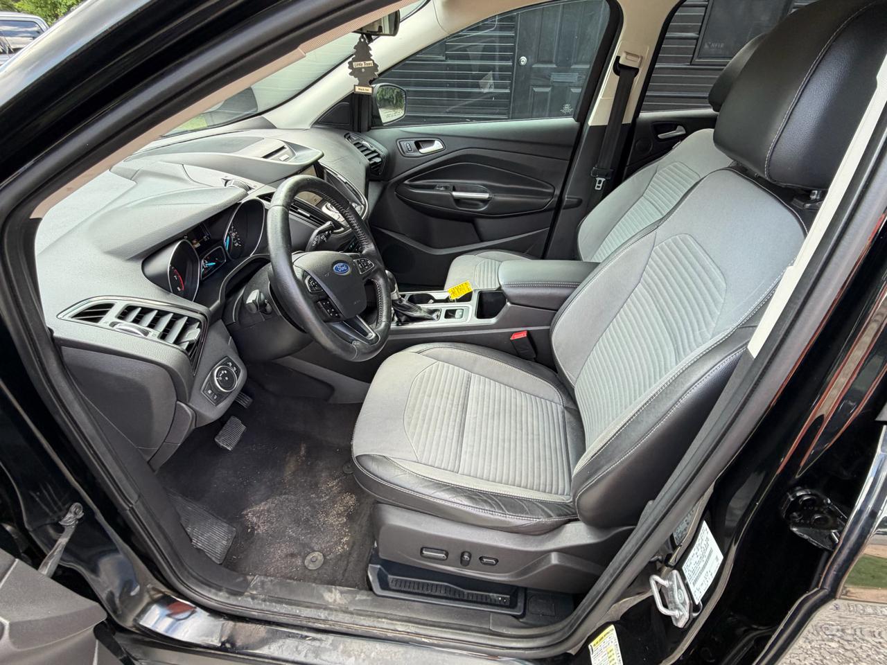 Ford Escape Titanium FWD 2017