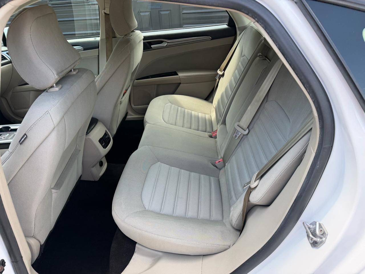 Ford Fusion SE FWD 2017